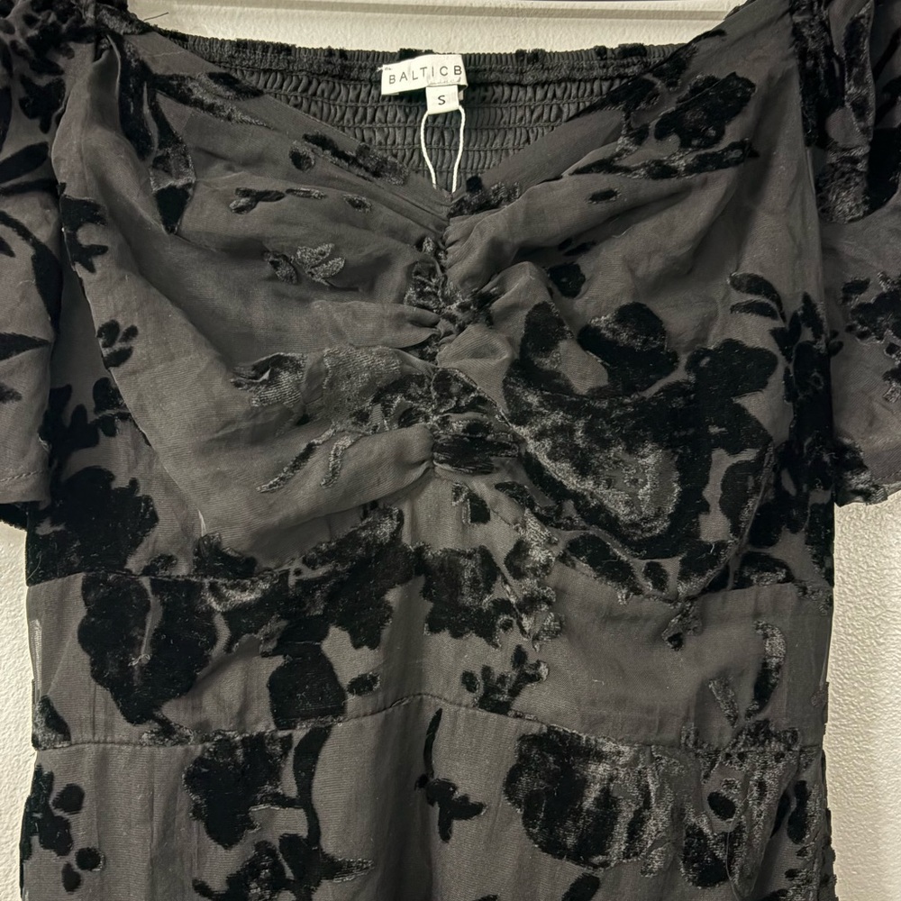 Baltic Born Mera Velvet Midi Dress NWT - Picture 5 of 8